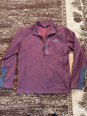 The North Face Men's Quarter-Zip Pullover in Maroon